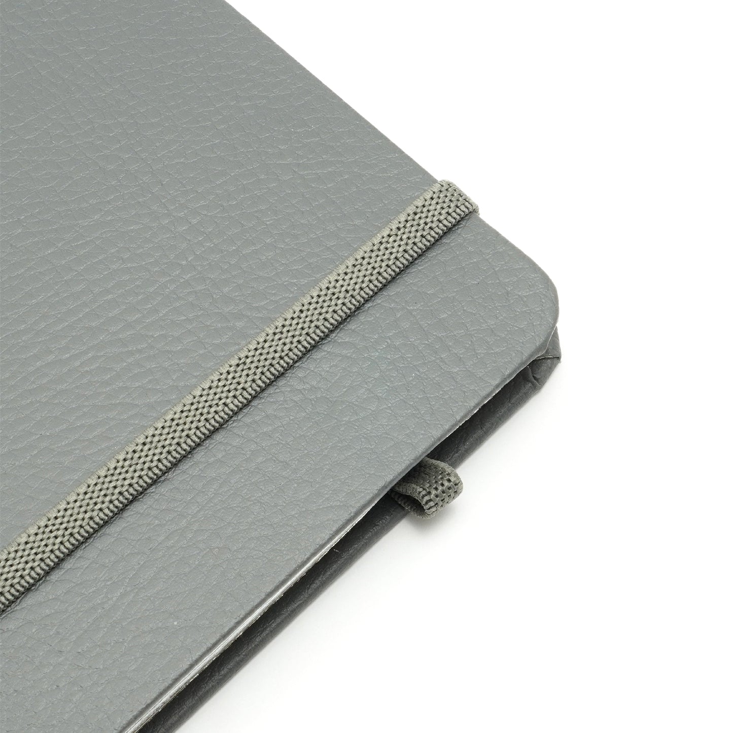 Folio Silver Edge Notebook A5 (Ruled) : สมุดขอบเงินขนาด A5 (แบบมีเส้น)