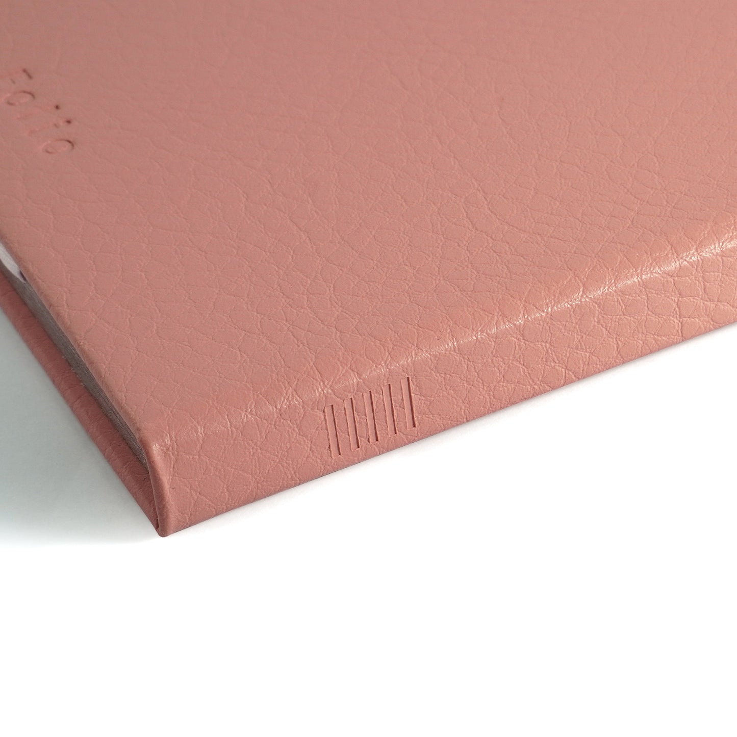 Folio Silver Edge Notebook A5 (Ruled) : สมุดขอบเงินขนาด A5 (แบบมีเส้น)