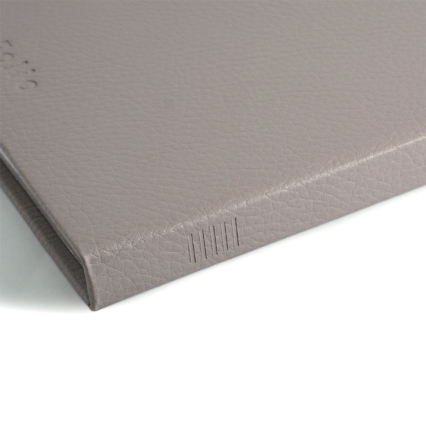 Folio Silver Edge Notebook A5 (Ruled) : สมุดขอบเงินขนาด A5 (แบบมีเส้น)