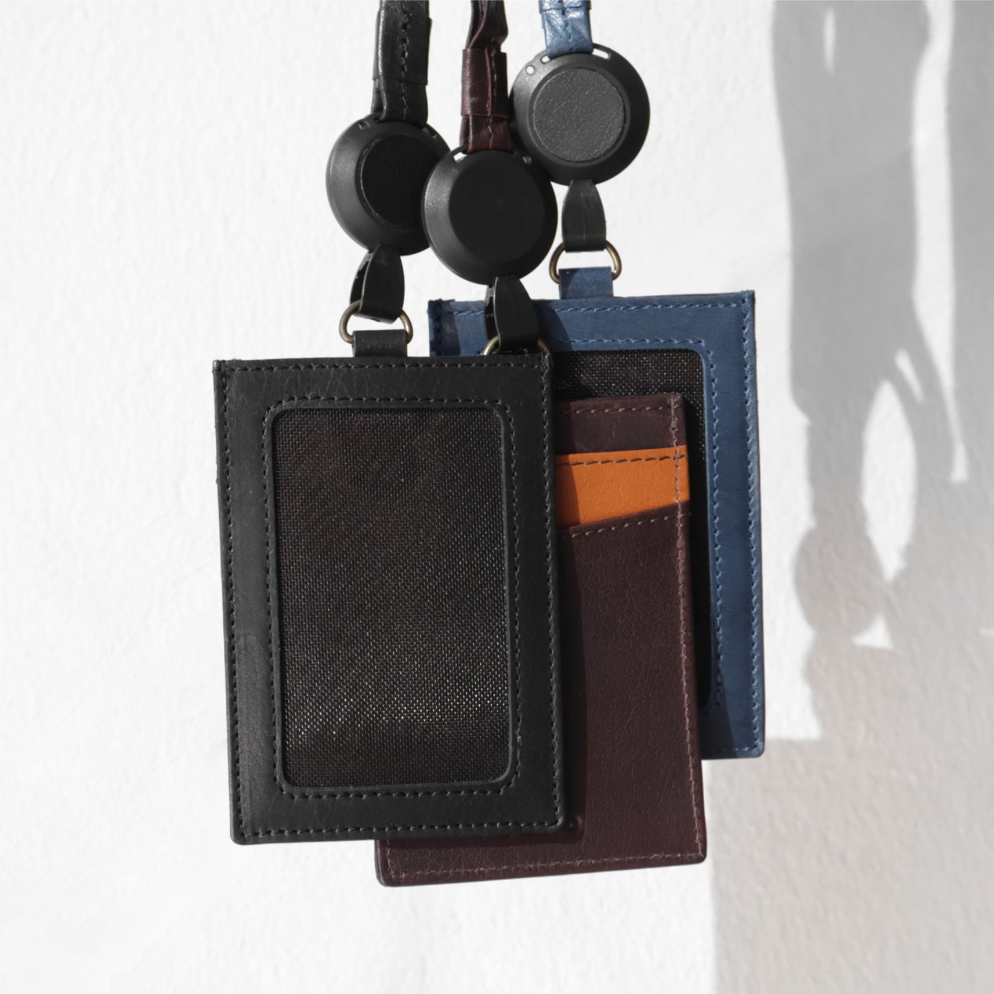 Folio : Tuff ID Card Two-Tone ที่ห้อยบัตร หนังแท้ หนังควาย ซองใส่บัตรพนักงาน สายคล้องคอปรับได้ ใส่บัตร BTS/เครดิต -17076