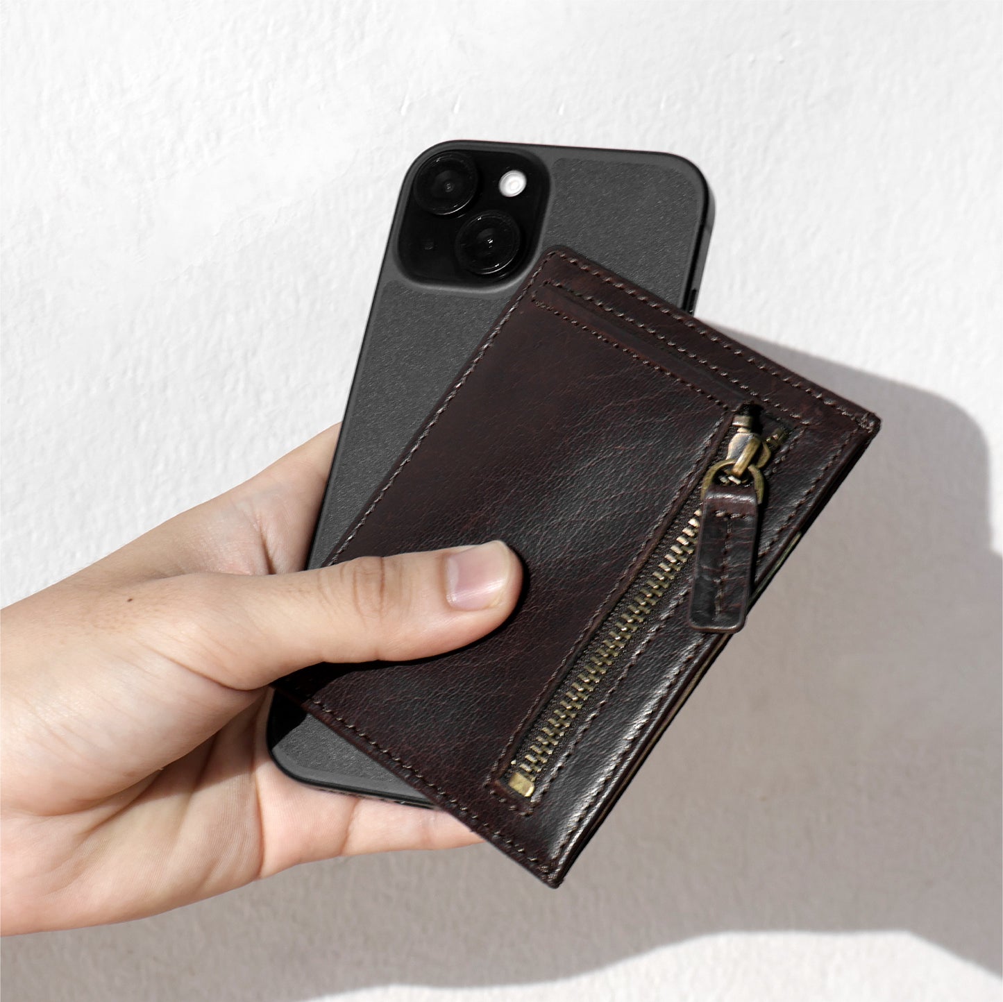 Folio : Tuff slim zip wallet (Two-Tone) กระเป๋าสตางค์ผู้ชาย หนังแท้ หนังควาย ใบสั้น ช่องใส่เหรียญมีซิป -17083