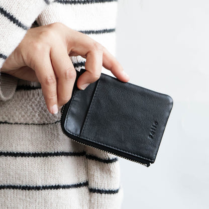 FOLIO: Myra Mini Zipper Wallet กระเป๋าสตางค์ ผลิตจากหนังแพะแท้ รหัส-18752