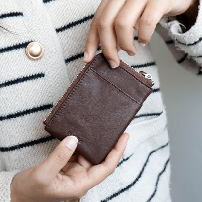 FOLIO: Myra Mini Zipper Wallet กระเป๋าสตางค์ ผลิตจากหนังแพะแท้ รหัส-18752