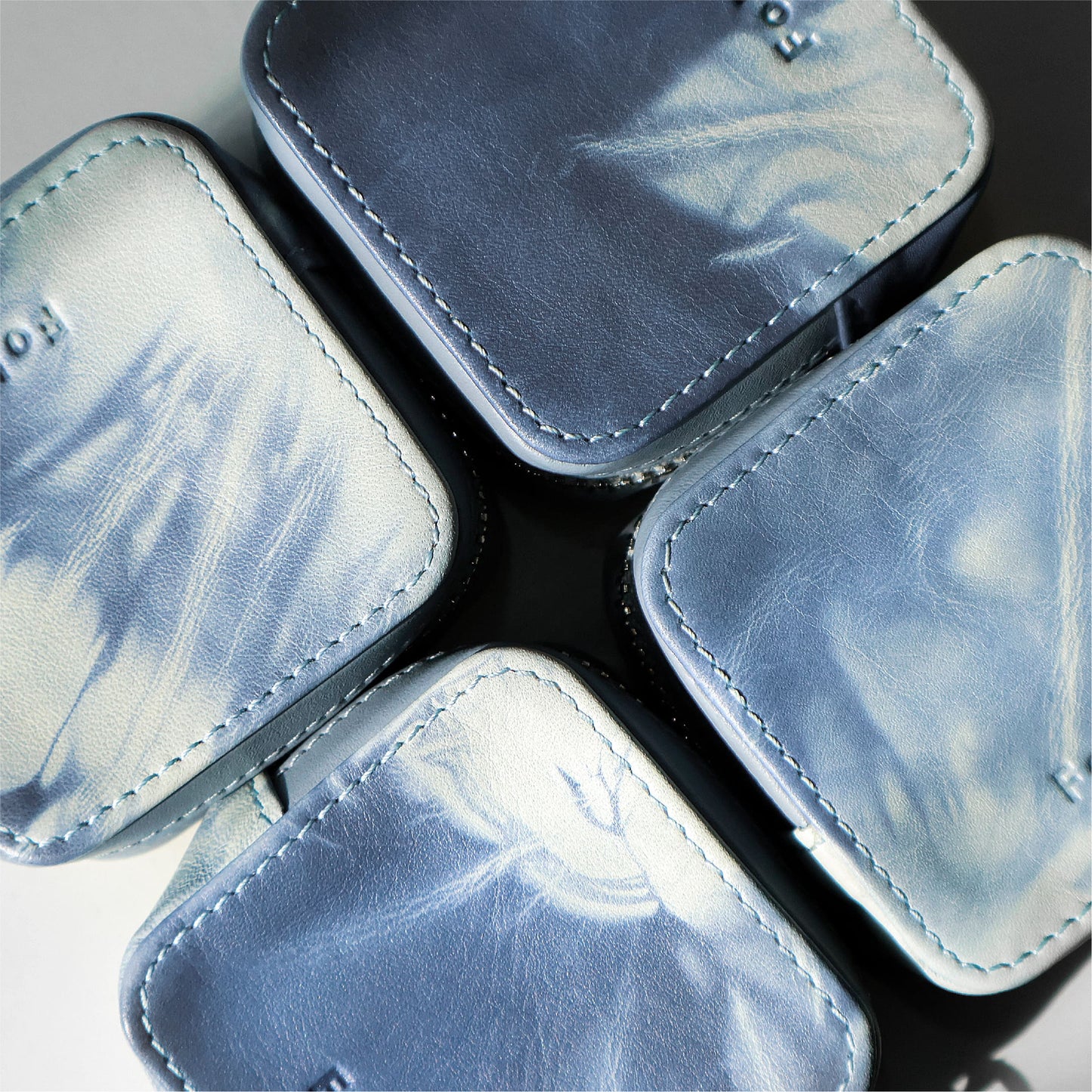 Folio : Bliss Tie-Dye Tiny Bag กระเป๋าอเนกประสงค์ ใบเล็ก พร้อมสายคล้องมือ ใส่ AirPods สายชาร์จ Accessory Bag -10725
